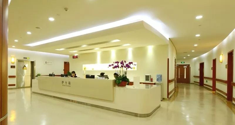 华邦瀛液晶拼接屏入驻香港大学深圳医院，升级信息咨询服务体验